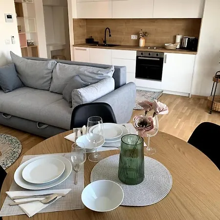 Modern Sea View Apartment, 3 Min To Beach, Parking & Ac