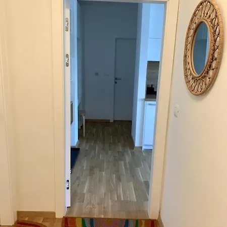 Modern Sea View Apartment, 3 Min To Beach, Parking & Ac