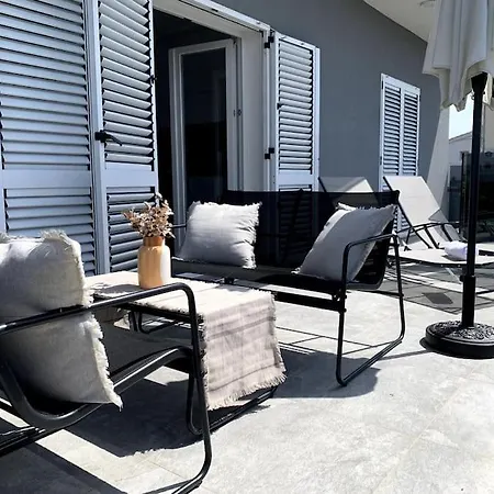 Modern Sea View Apartment, 3 Min To Beach, Parking & Ac Apartment *
