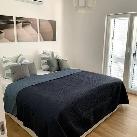Apartment Modern Sea View Apartment, 3 Min To Beach, Parking & Ac