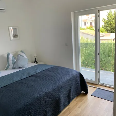 Modern Sea View Apartment, 3 Min To Beach, Parking & Ac