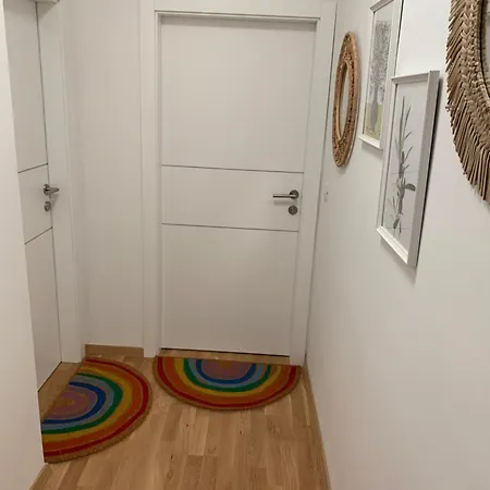Modern Sea View Apartment, 3 Min To Beach, Parking & Ac