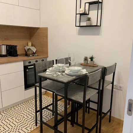 Modern Sea View Apartment, 3 Min To Beach, Parking & Ac