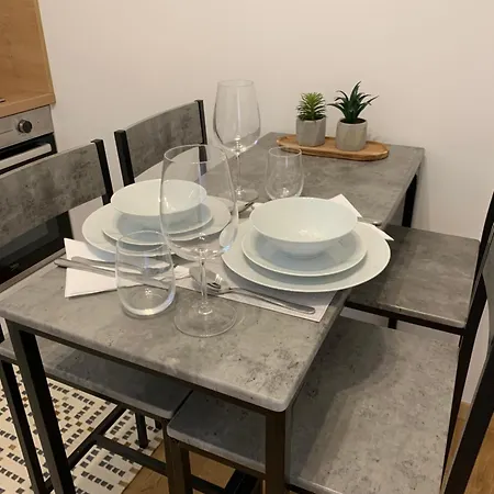 Modern Sea View Apartment, 3 Min To Beach, Parking & Ac Apartment *