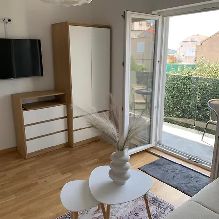 Modern Sea View Apartment, 3 Min To Beach, Parking & Ac Apartment Vodice